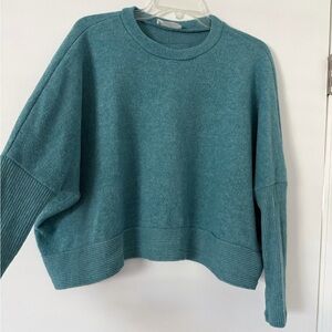 Zenana Outfitters Teal-Blue Cropped Crewneck Sweater
